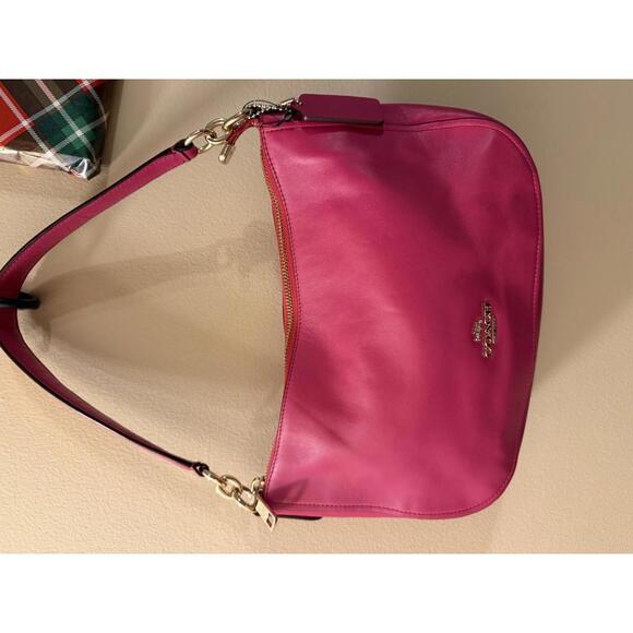 Sold Coach Pink Leather Shoulder Bag with Detachable Strap - Picture 2 of 8